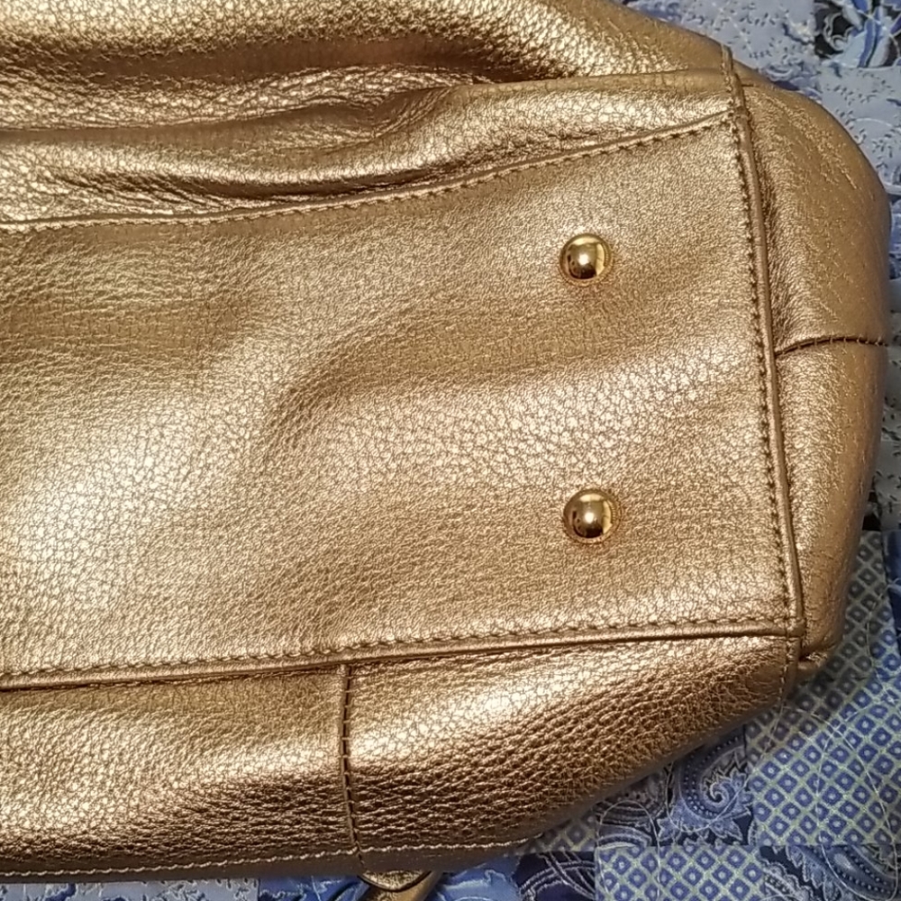 B. Makowsky gold purse. - Picture 7 of 15